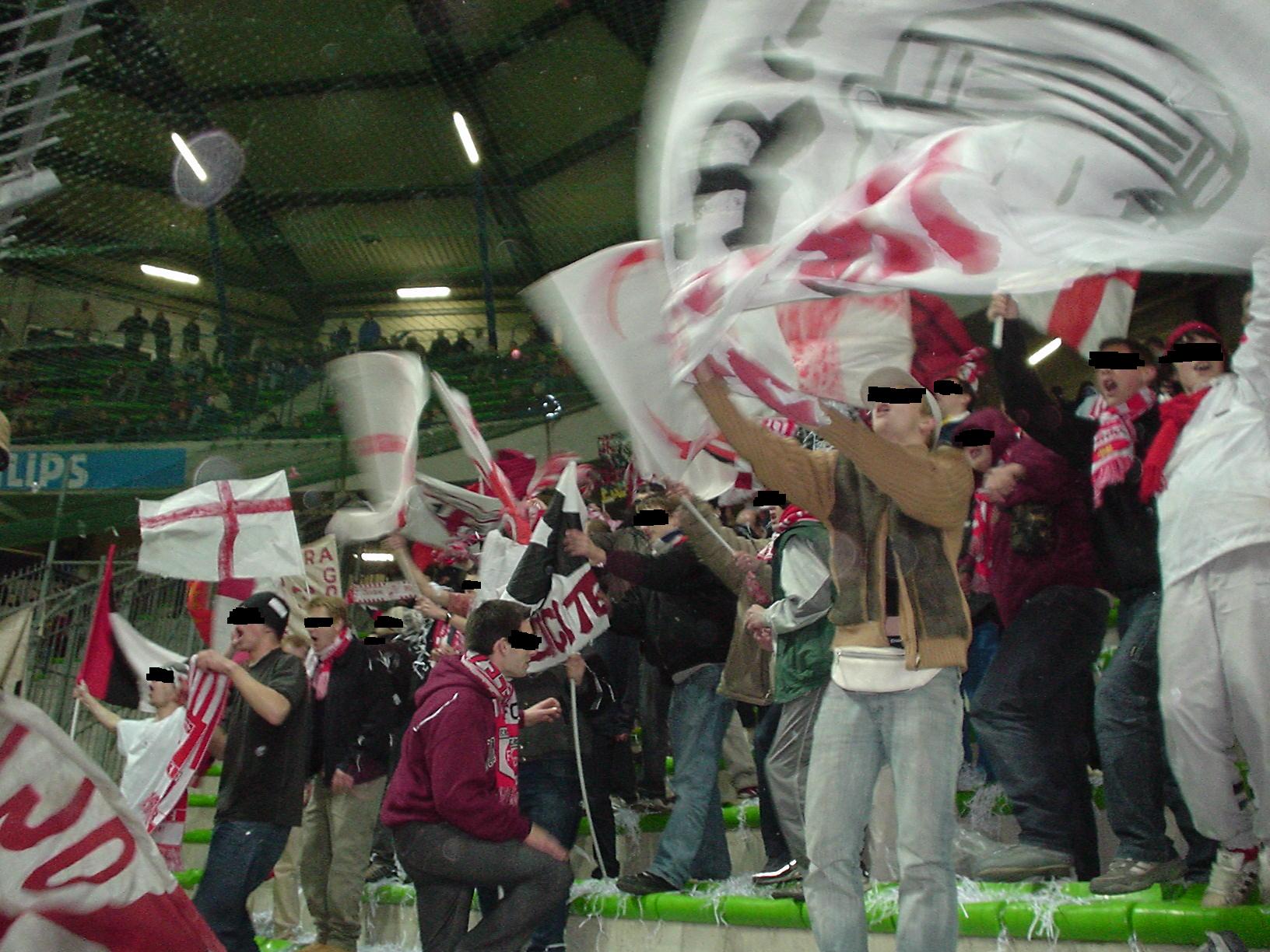 http://perso.wanadoo.fr/footplus/Tofs_hf/Caen_MU/Caen3.JPG