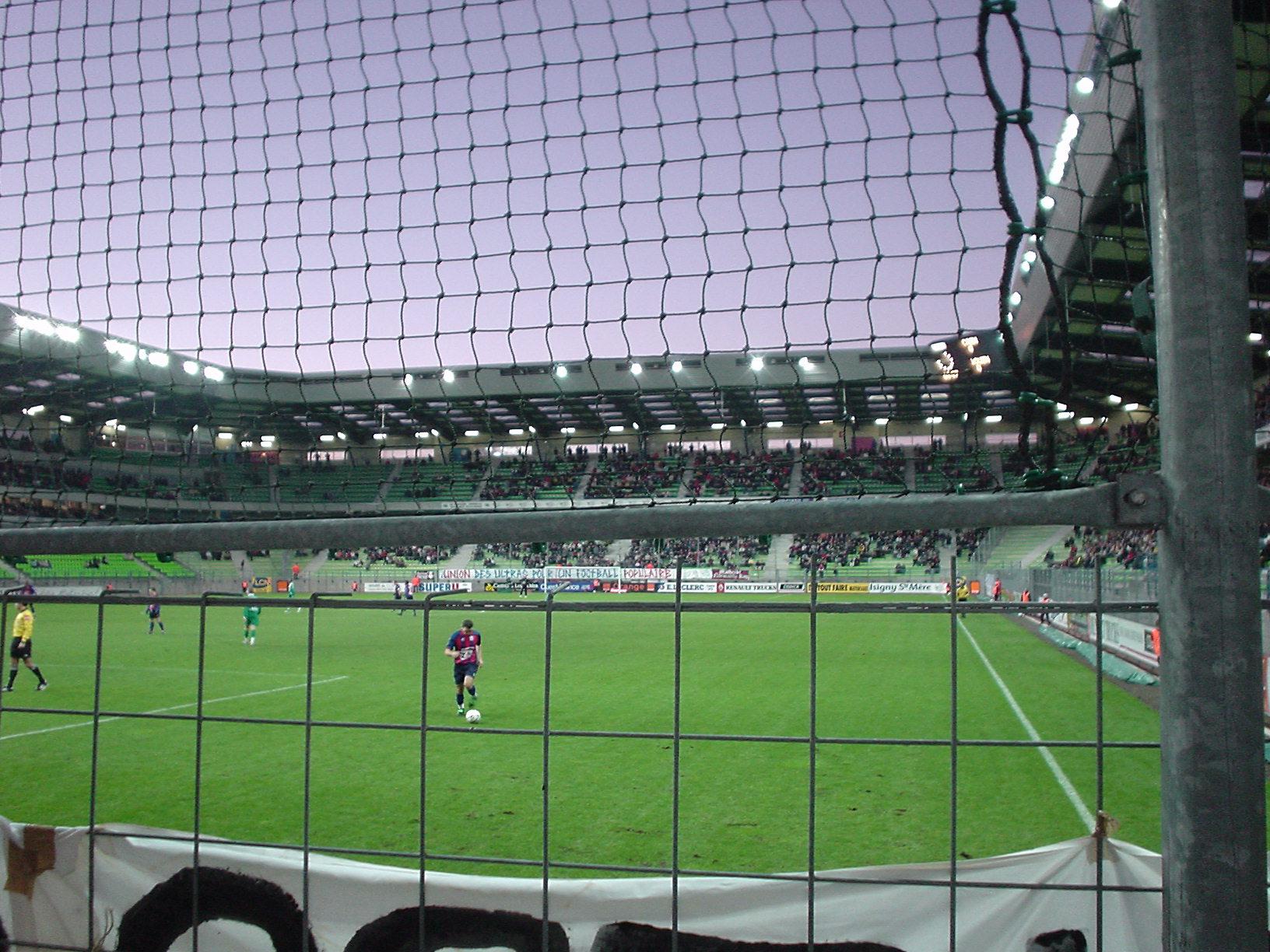 http://perso.wanadoo.fr/footplus/Tofs_hf/Caen_MU/Caen5.JPG
